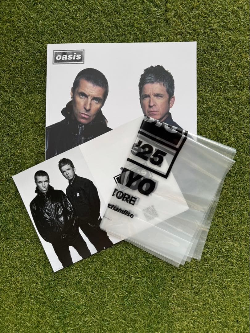 Oasisの2025年ライブツアー、パンフレット