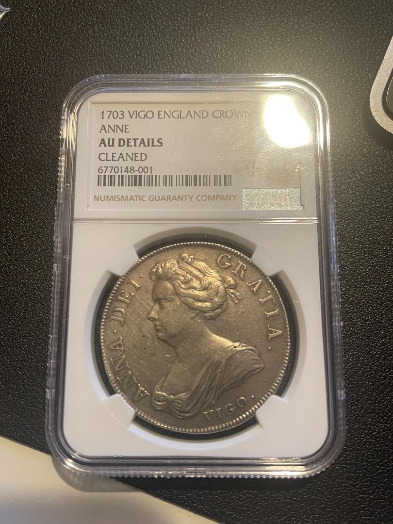 相場60-90万円　1703年VIGO ENGLAND CROWN銀貨