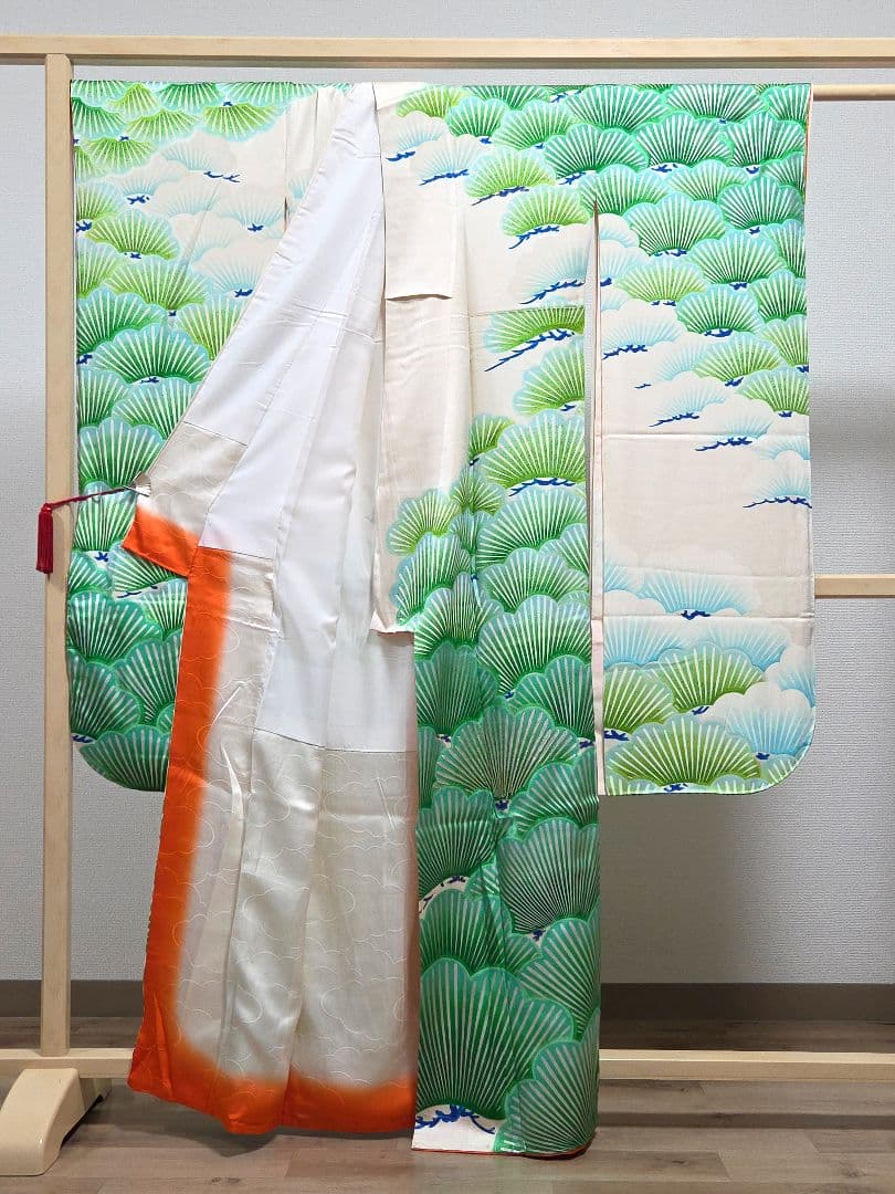 A5◆着物くつろぎ レトロ 豪華な松の木 銀彩 金駒刺繍 袷 正絹 振袖 着物