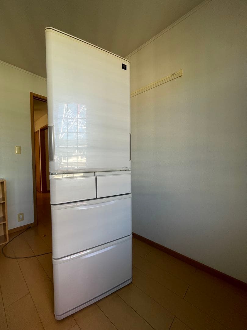 SHARP ホワイト 4ドア冷蔵庫 上部冷却方式　値下げしました⭐︎