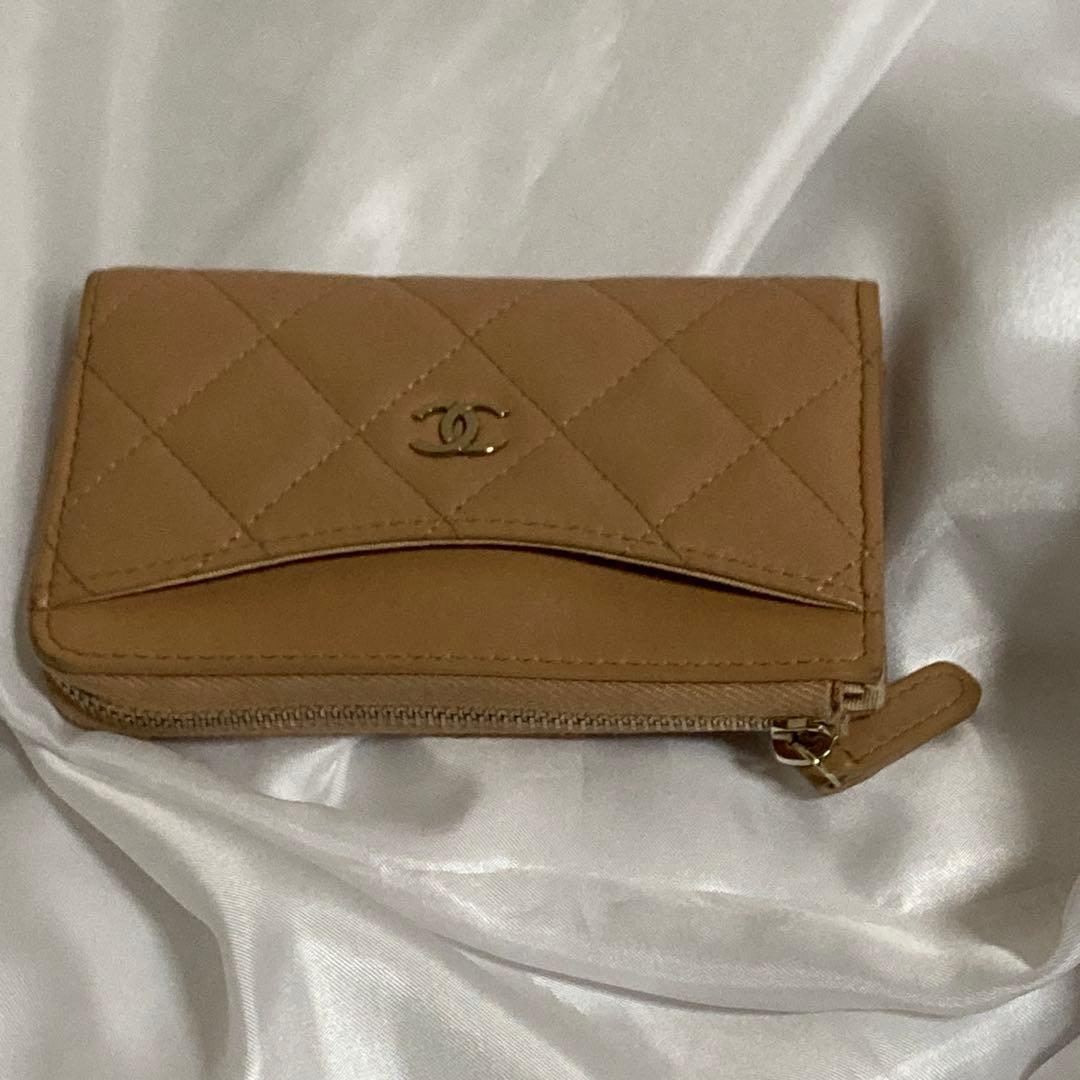 CHANEL 二つ折り財布 ベージュ キルティング