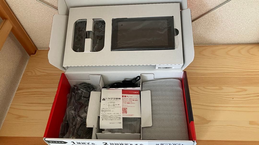 Nintendo Switch 本体、ケース、マリオカート8、マイクロミニSD