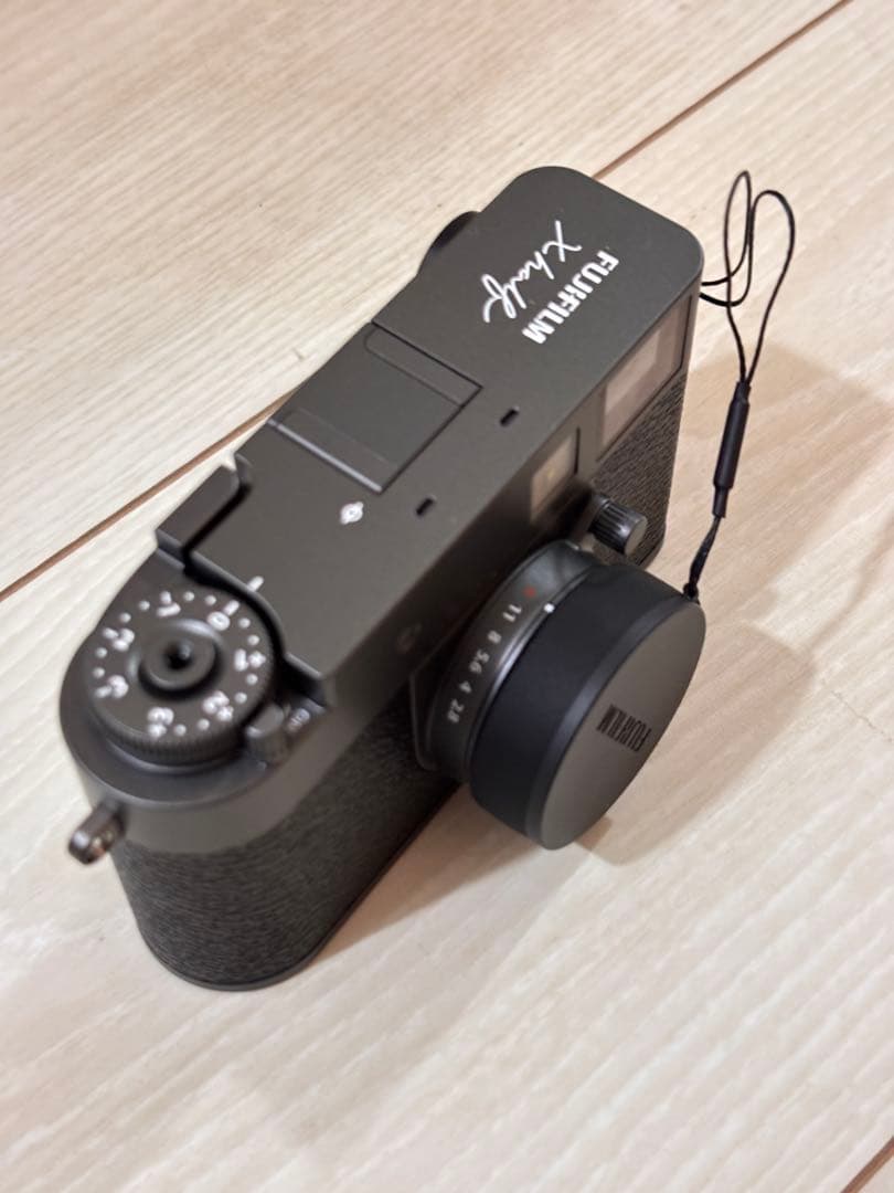 FUJIFILM X half X-HF1 カメラ　未使用　箱本体美品　保証書付