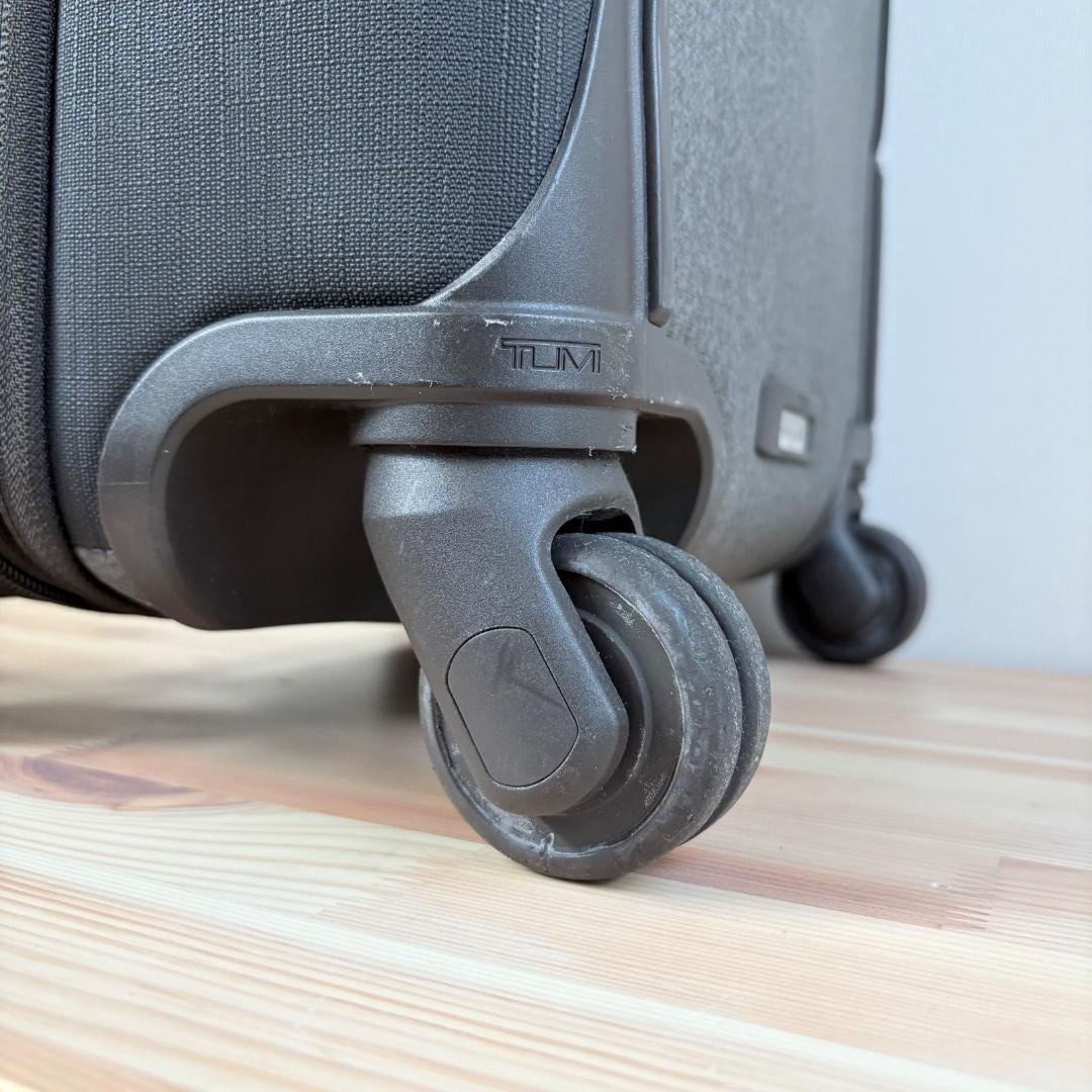 美品　TUMI Alpha 2 キャリーケース　キャリーバッグ　4輪　35L相当