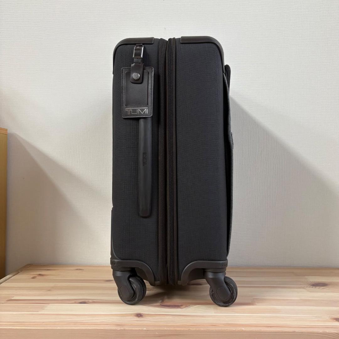 美品　TUMI Alpha 2 キャリーケース　キャリーバッグ　4輪　35L相当