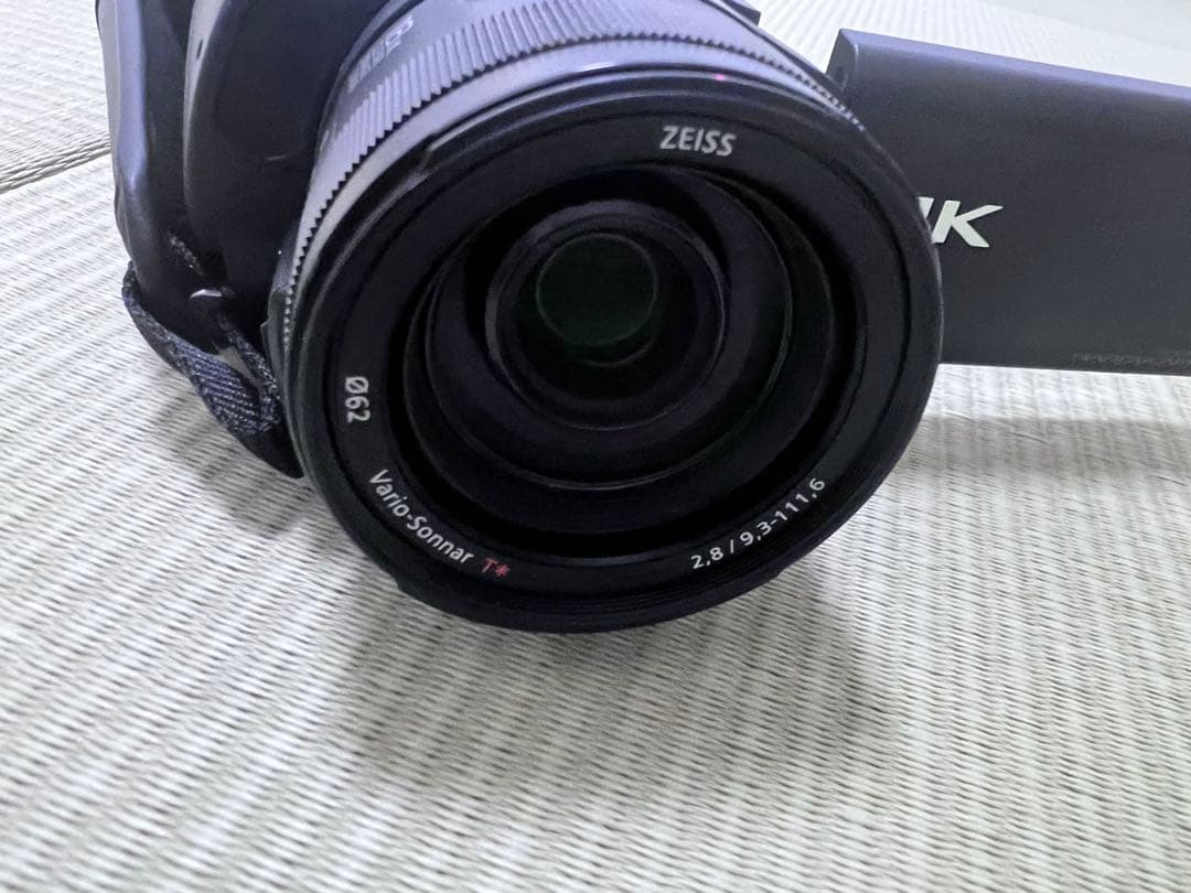 Sony FDR-AX700 4Kビデオカメラ 本体