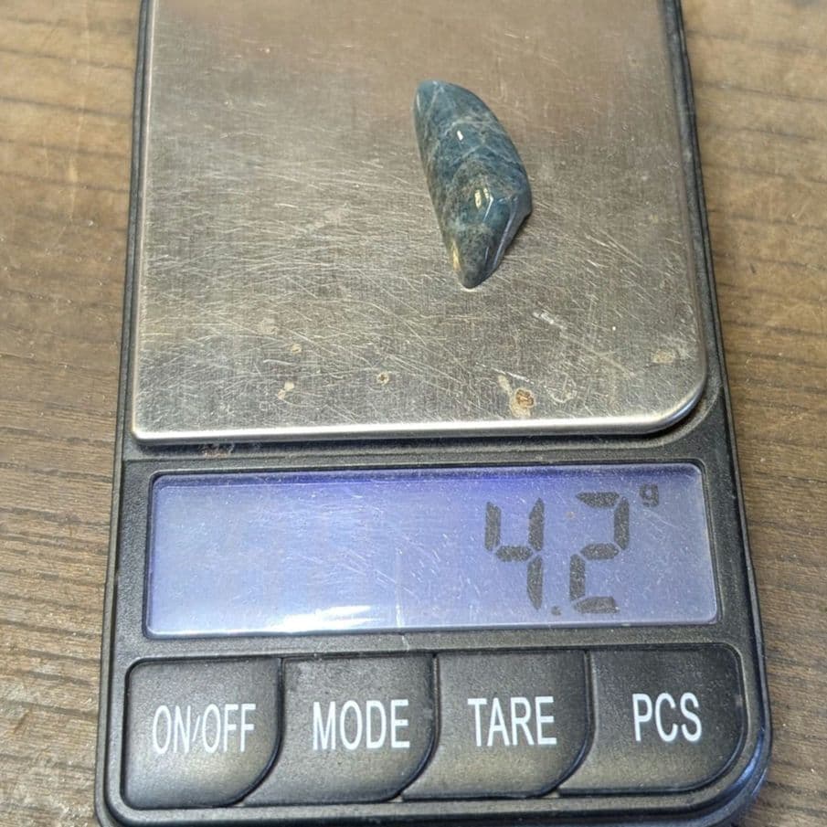 ハンドメイドの入りコン沢トップ　ペンダントトップ　糸魚川翡翠