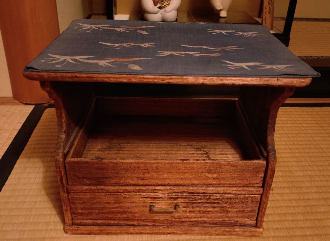 桐製収納付き稽古用譜面台　三味線　謡曲　 布張り天板