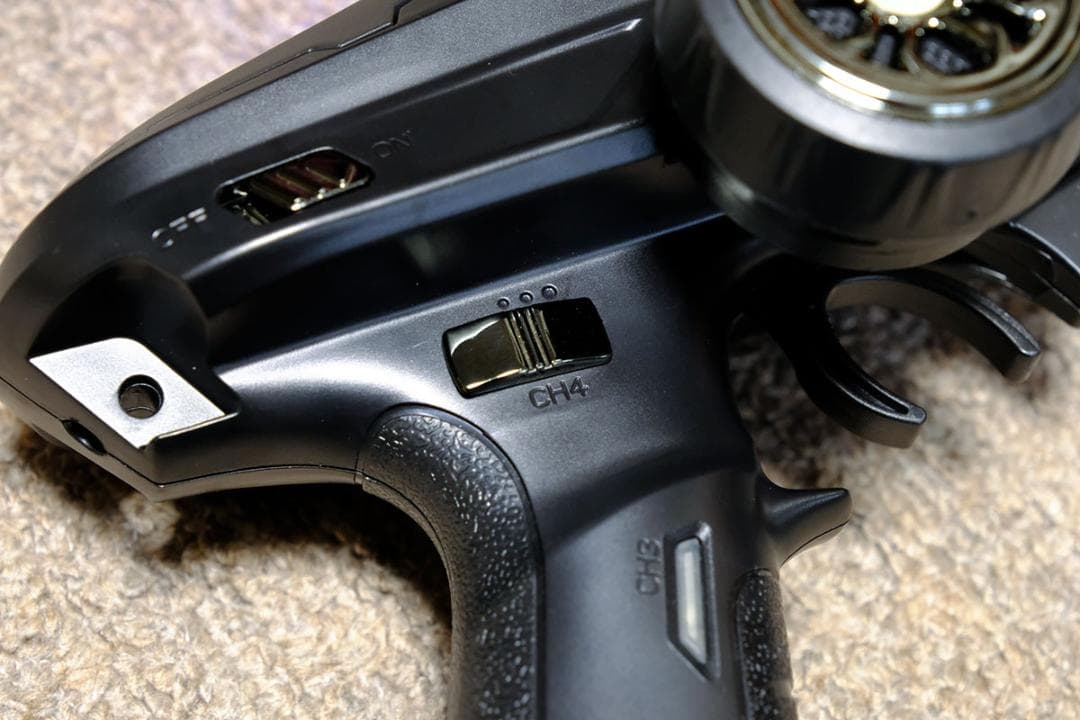 ★限定値下中★YK4104 4WD ラジコンカー LEDランプセット装着済