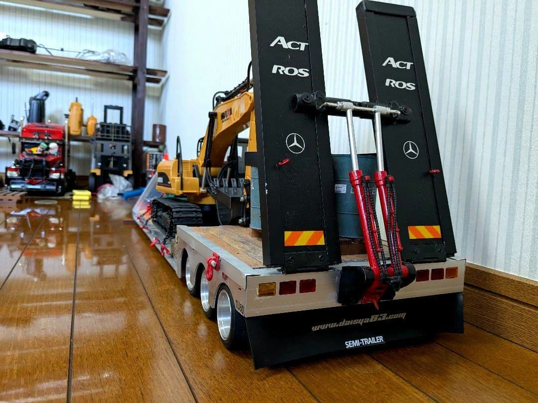 1/14トレーラー　重機運搬低床キャリアカー、　ショベルカー、ホイールローダー