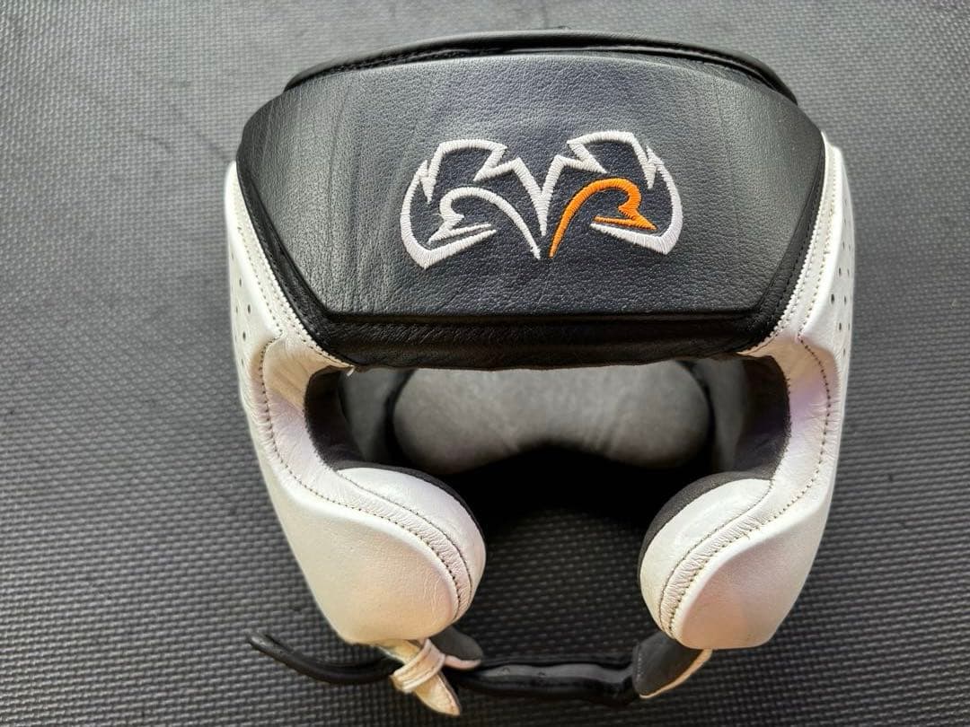 【最終値下げ】RIVAL ボクシングヘッドギア 黒/白 Mサイズ