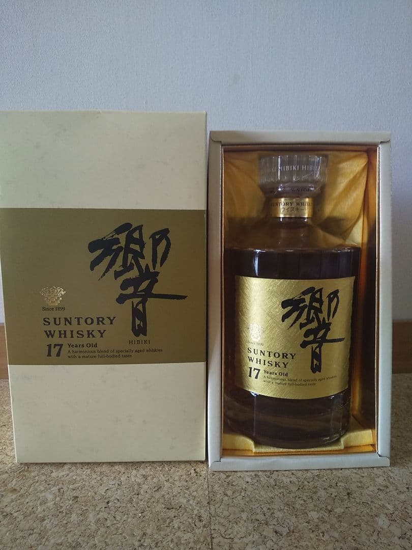 サントリー 響 750ml　ゴールドラベル