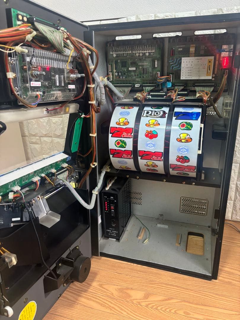 【送料込み】パチスロ リオデカーニバル 4号機 不要装置付き　実機