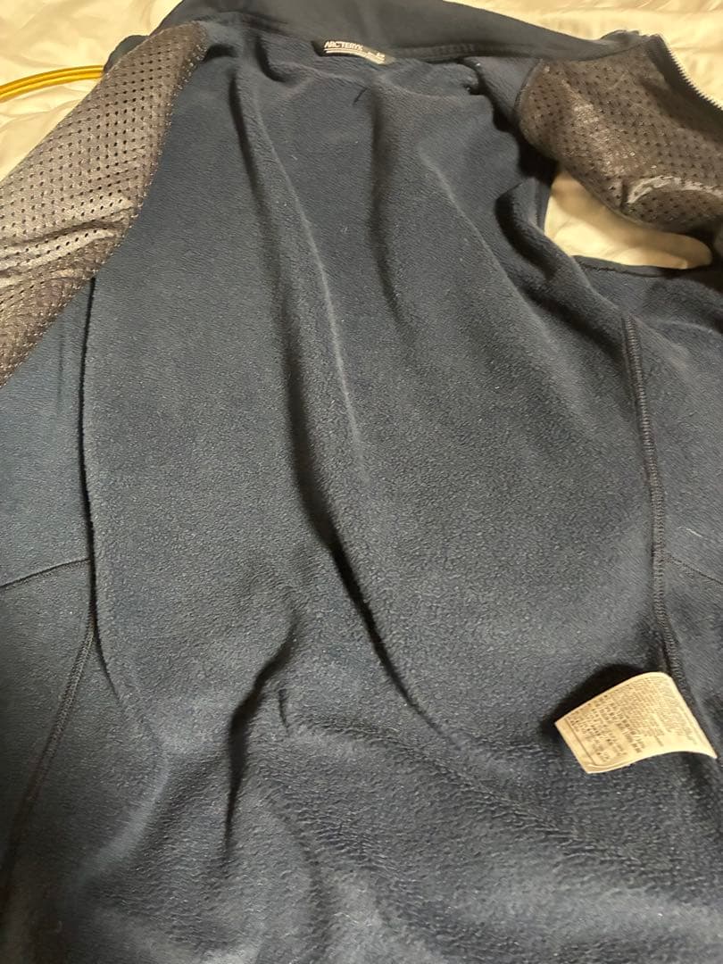 アークテリクス　カイヤナイトベスト　メンズs ネイビー　kyanite vest