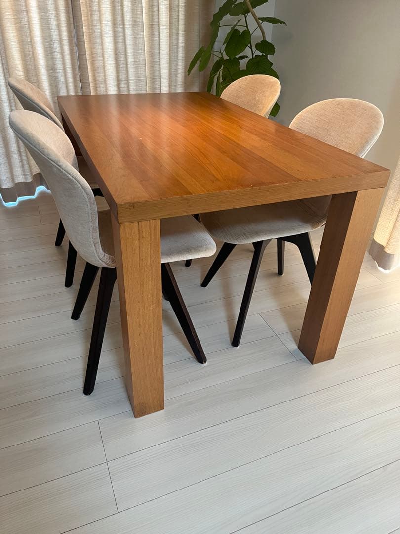 BoConcept（ボーコンセプト） ダイニングテーブル 4人掛け