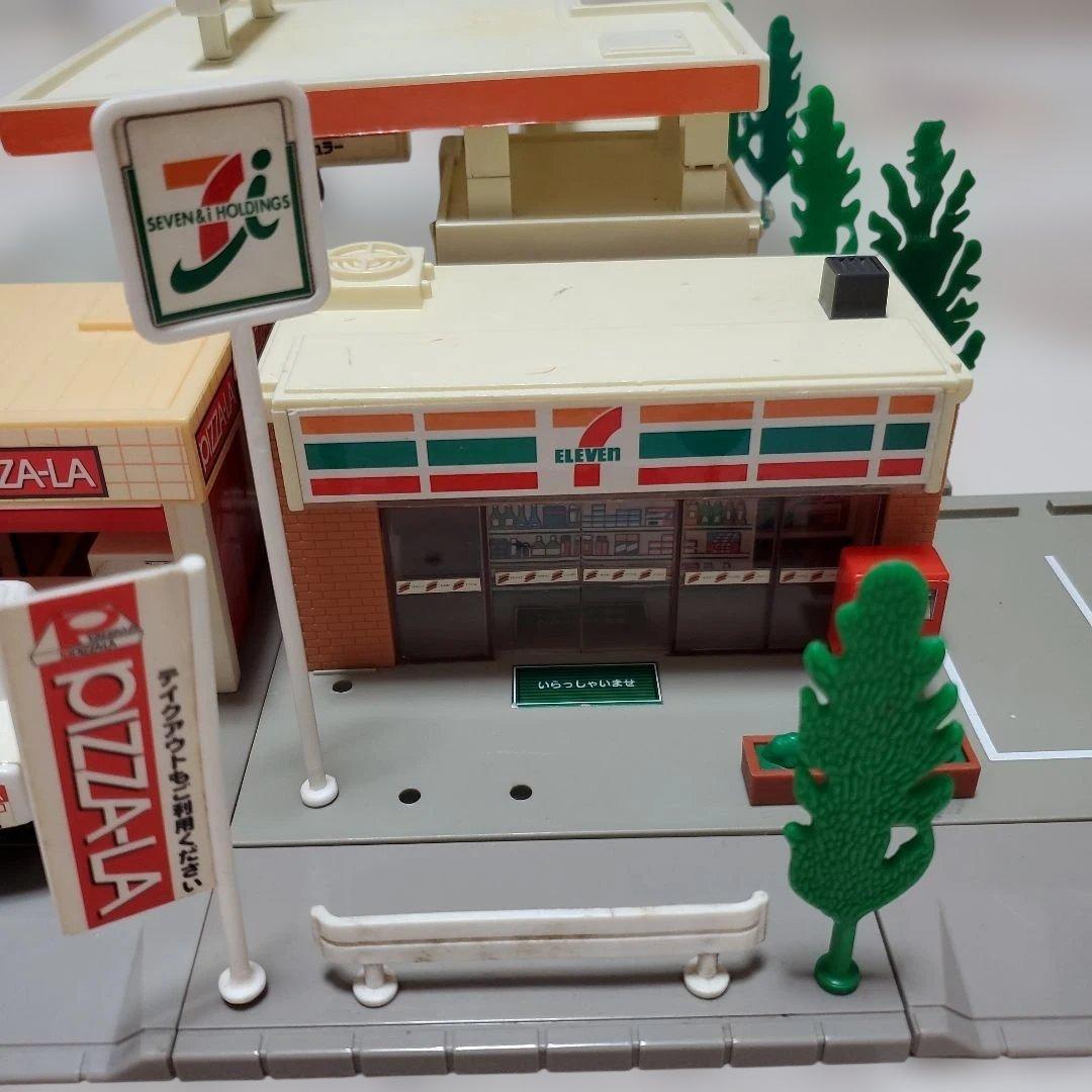 初期貴重 廃盤 トミカタウン★セット 4店舗 繋がる道路付録つき