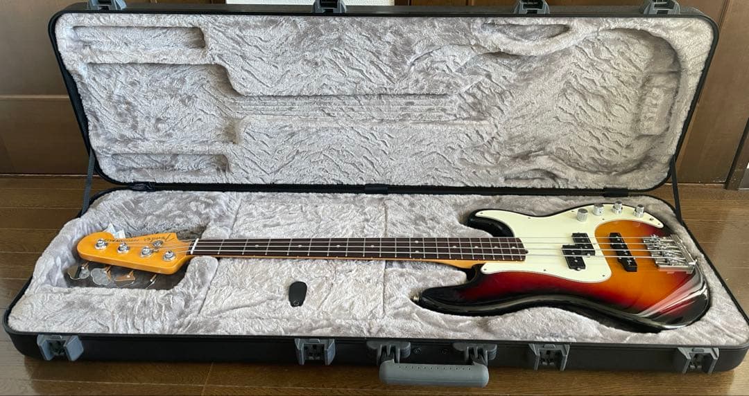 ベース Fender American Ultra Precision Bass