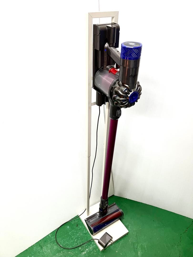 ◆ダイソン◆コードレスクリーナー V6 Fluffy SV9 スタンド付き