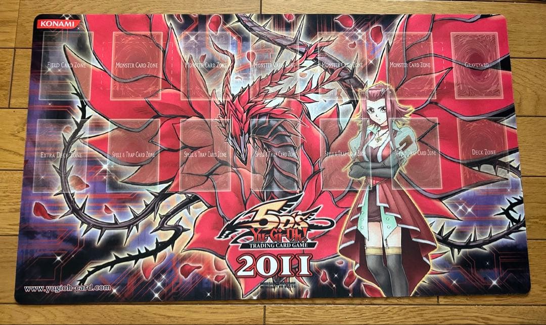 十六夜アキ　ブラック・ローズ・ドラゴン　プレイマット　2011 海外公式
