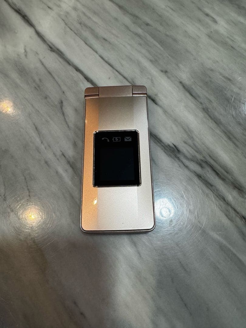 SHARP 807SH ゴールド折りたたみ携帯電話:SIMロック解除済