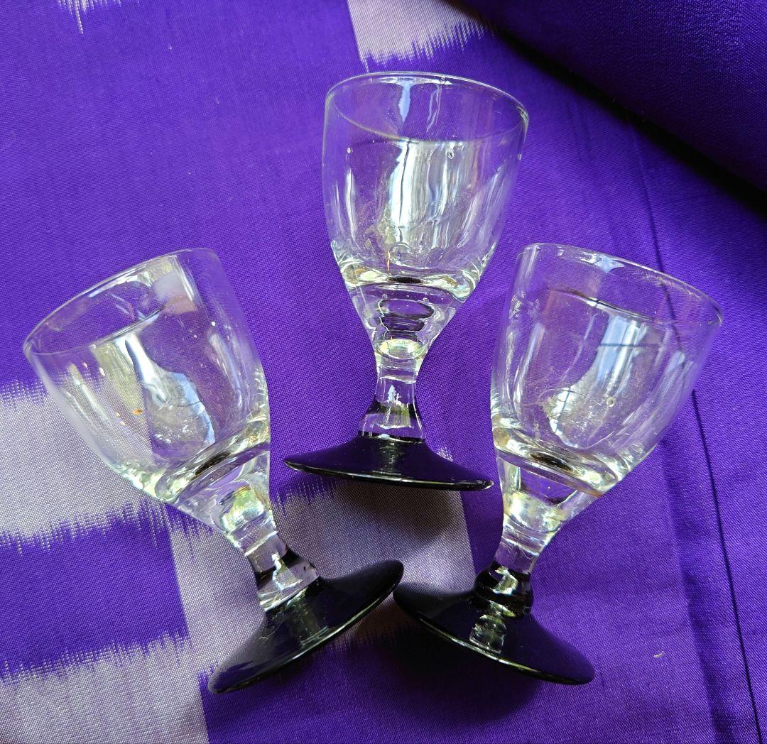ショットグラス　紫　3個　アンティーク　ワイングラス形　気泡入り　ゆらゆら硝子