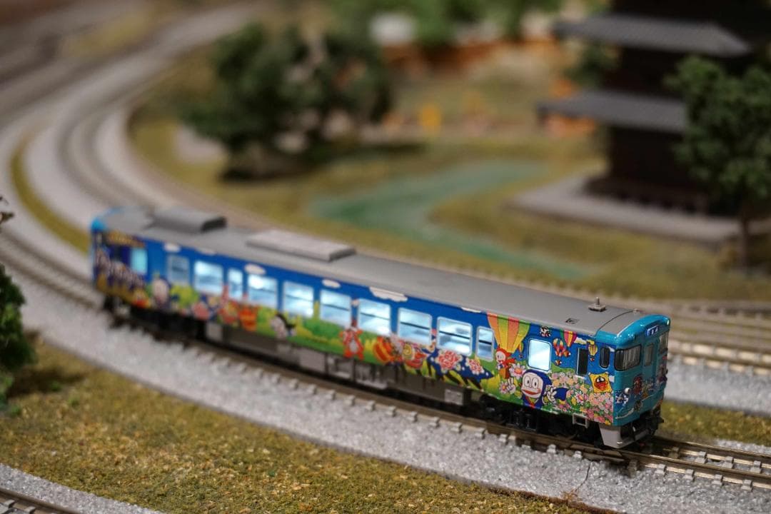 キハ40　2137 　ハットリくんラッピング塗装仕様　M車 白色室内灯組み込み込