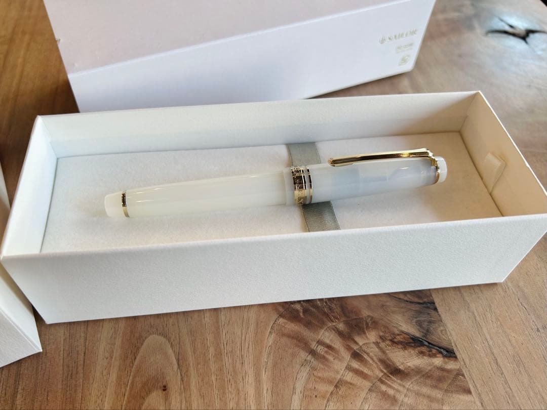 Nonble限定 セーラー万年筆 空の万年筆 うらら 14金 F字