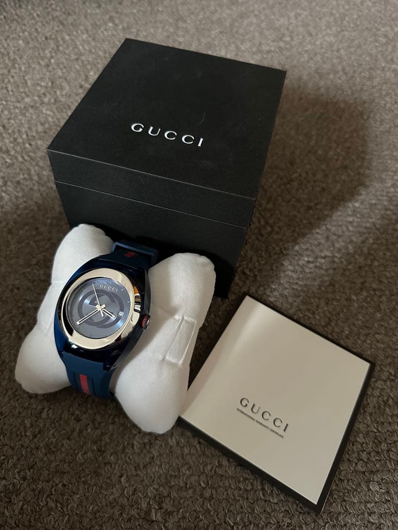 GUCCI ネイビー ラバーベルト 時計