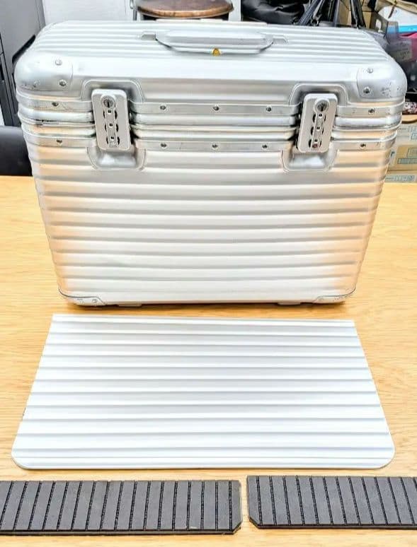 リモワパイロット37Lタスロック