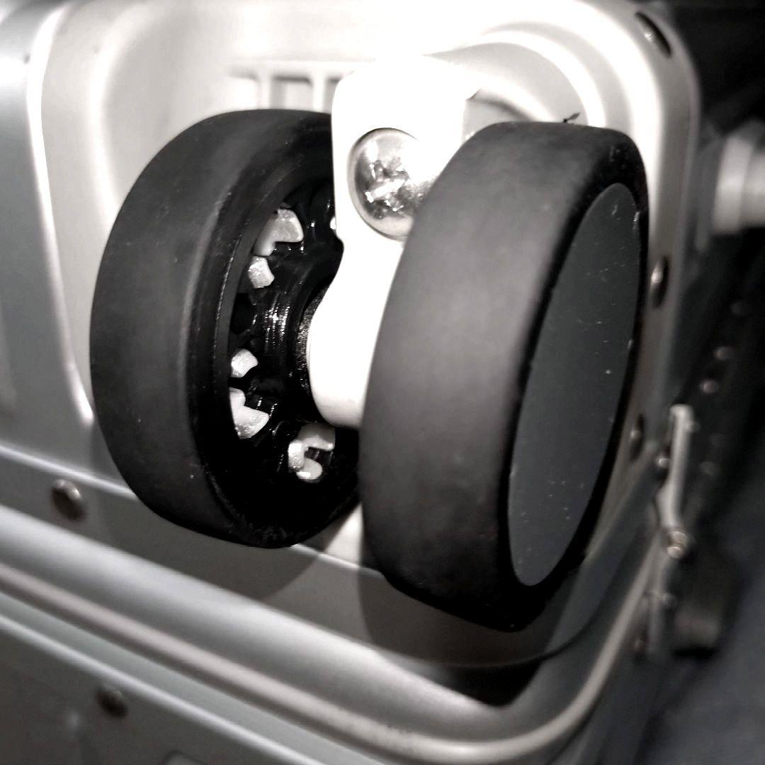 ✨極美品✨イノベーター　INV1811 36L 機内持込サイズ　アルミ