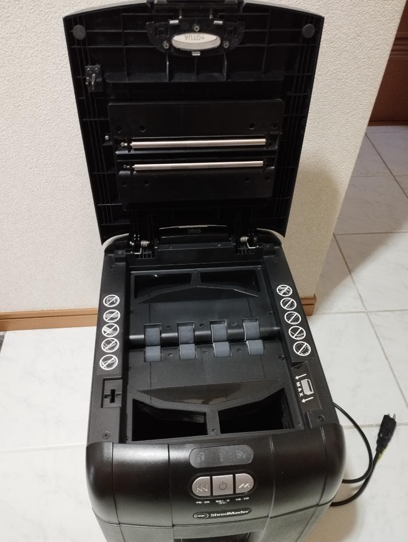 美品・GBC オートフィードシュレッダー 100AFX GCS (使用わずか)