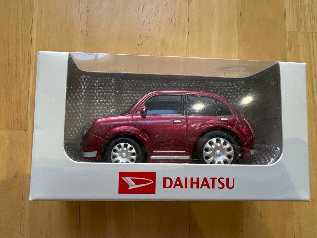 未使用　非売品　ダイハツ　ミラジーノ　ミニカー　プルバッカー　ワインレッド
