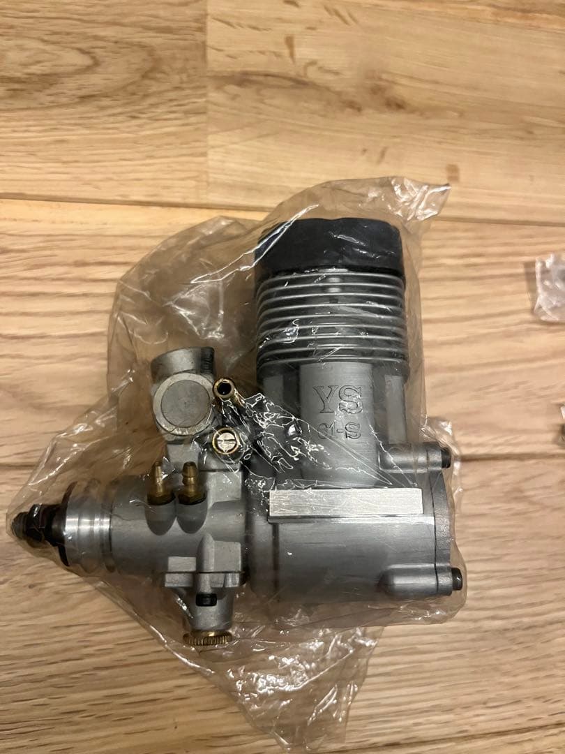 マヌエル ラジコン　エンジン　YS 61LONG