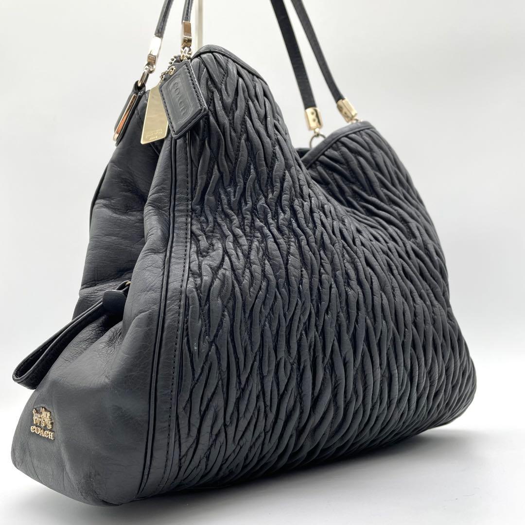 【極美品】コーチ　マディソン　ショルダーバッグ　キルティング　レザー　黒　A4可