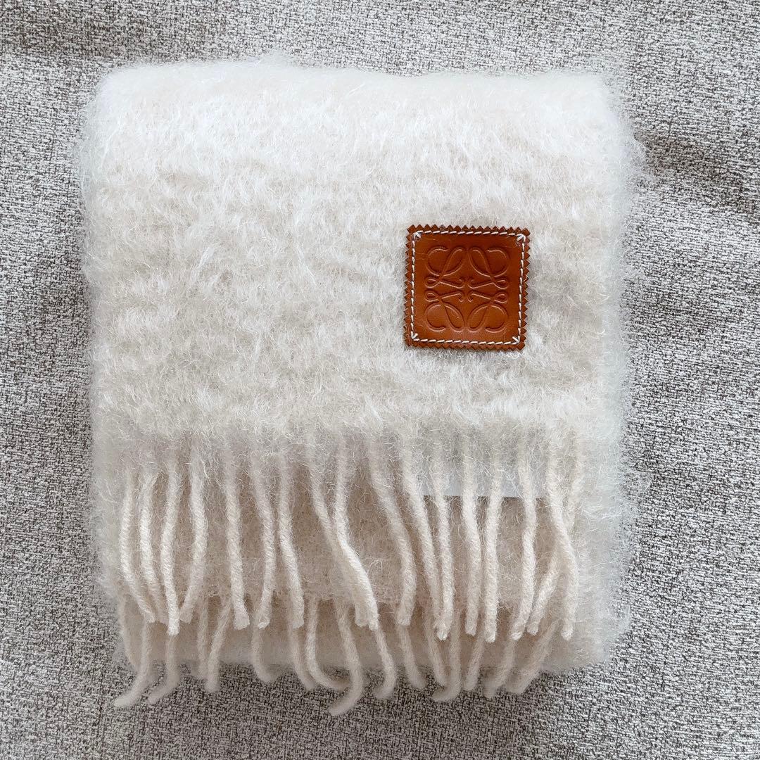 ロエベLOEWEモヘアマフラーホワイト未使用に近い