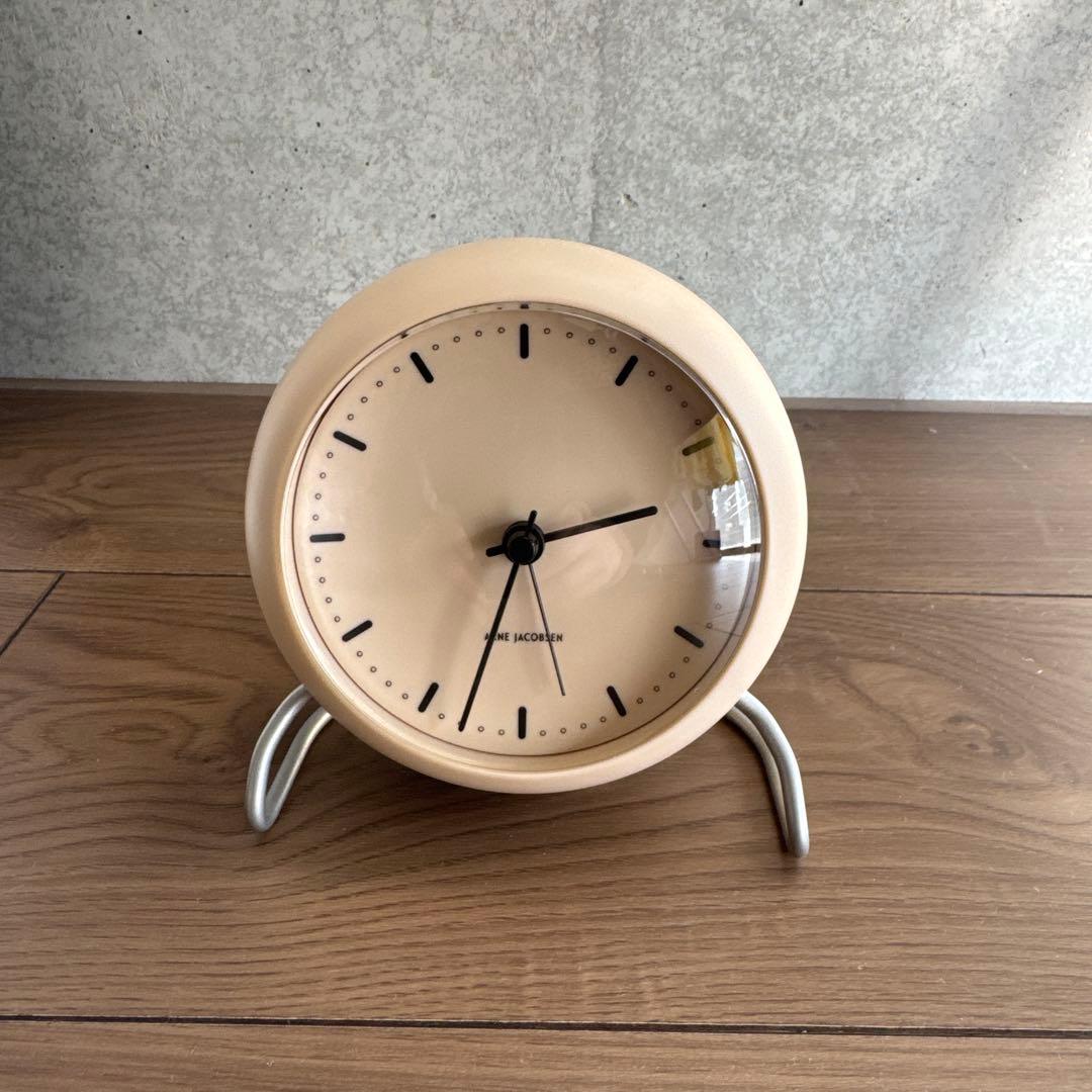 ARNE JACOBSEN テーブルクロック CITY HALL マットサンド