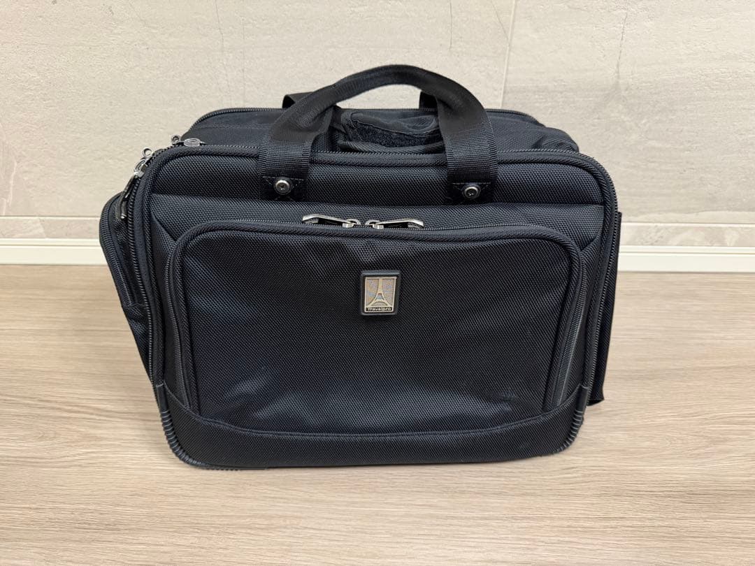 Travel Pro Flight Crew5ビジネスバッグ ナイロン　ブラック
