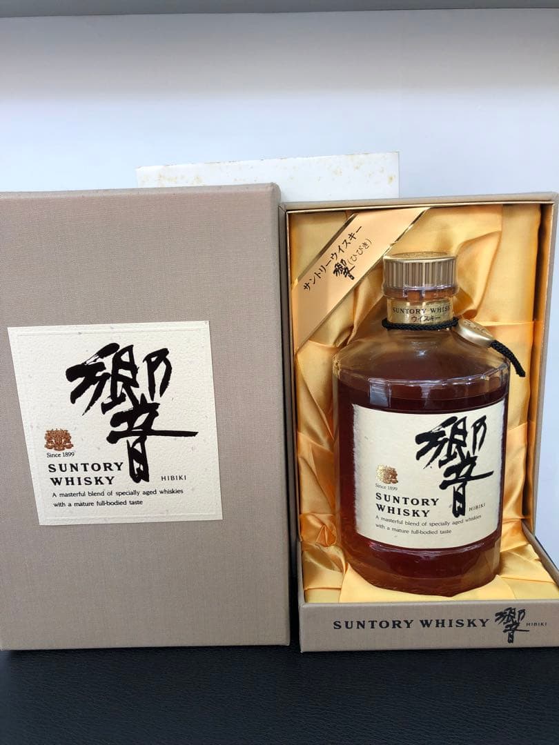 s-110 SUNTORY 響 ゴールドラベル　750ml ギフトボックス入り