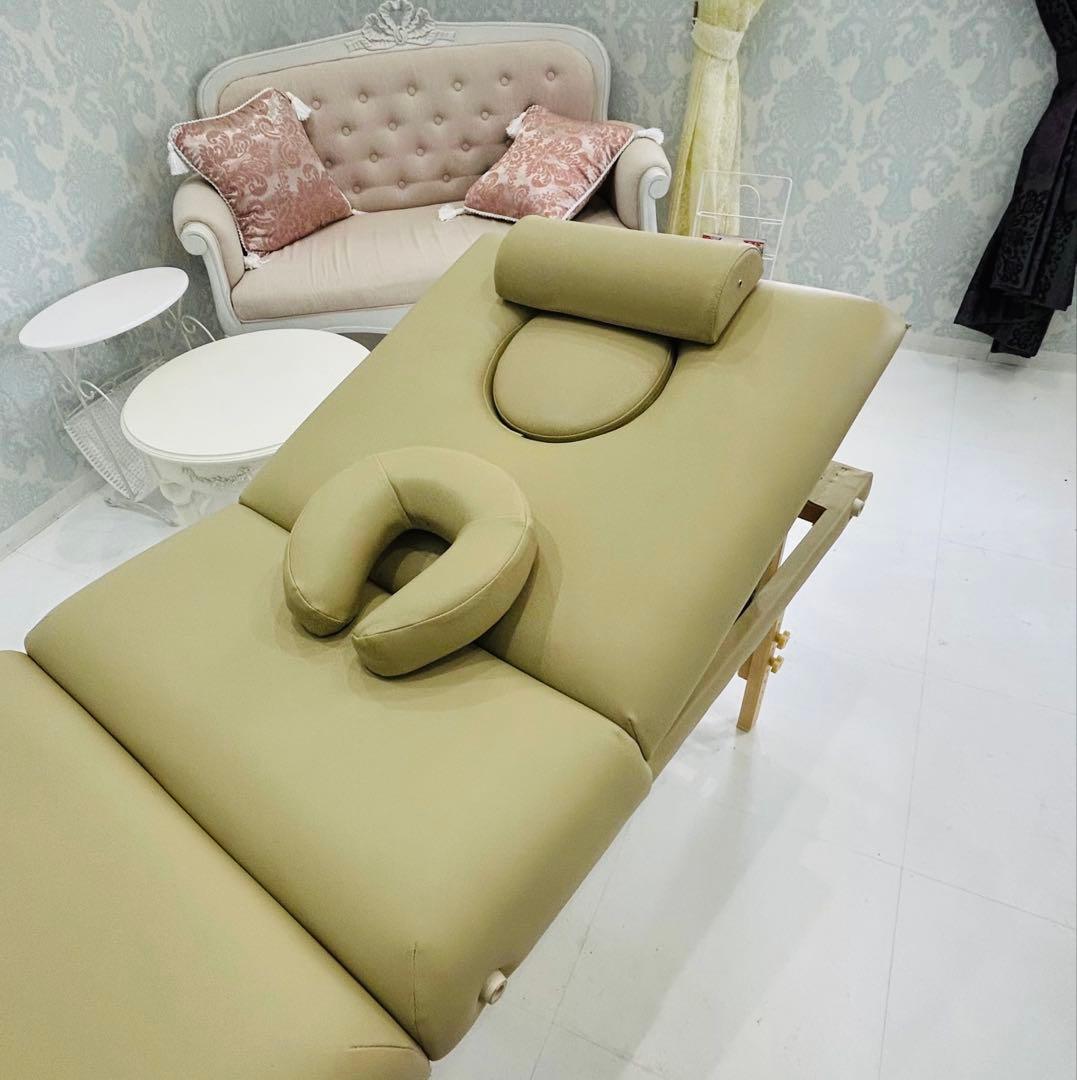 エステ マッサージ用　折りたたみベッド