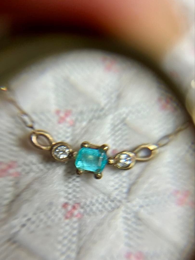 K10YG＊とてもかわいいパライバトルマリン＆ダイヤの両吊りネックレスです