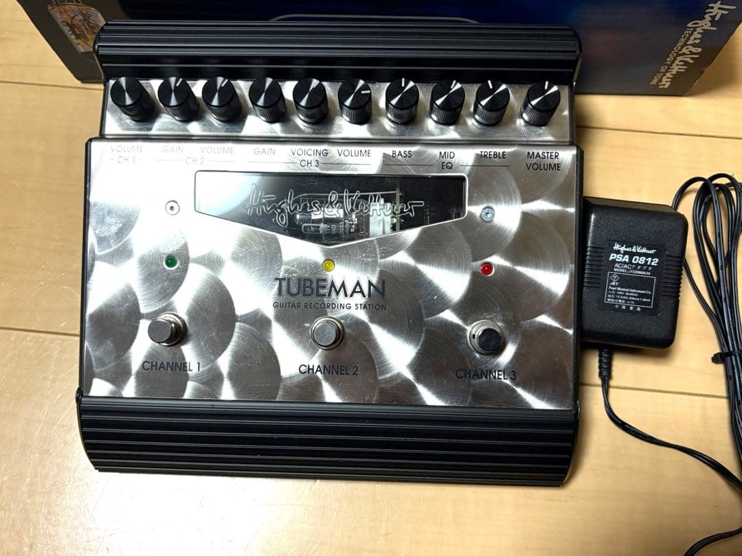 ギター Hughes & Kettner TUBEMAN
