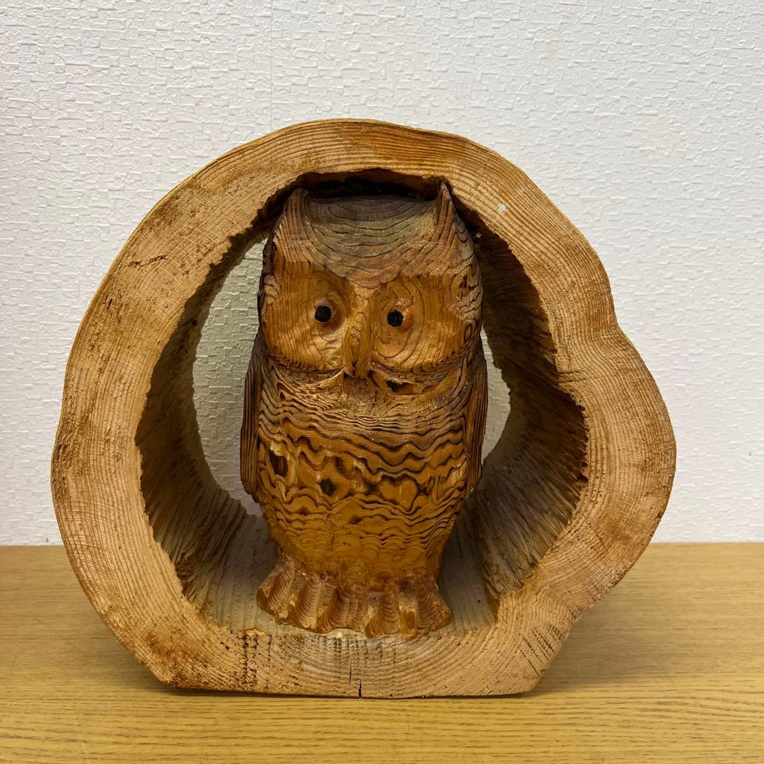 木彫りフクロウ　梟　工芸品　オブジェ