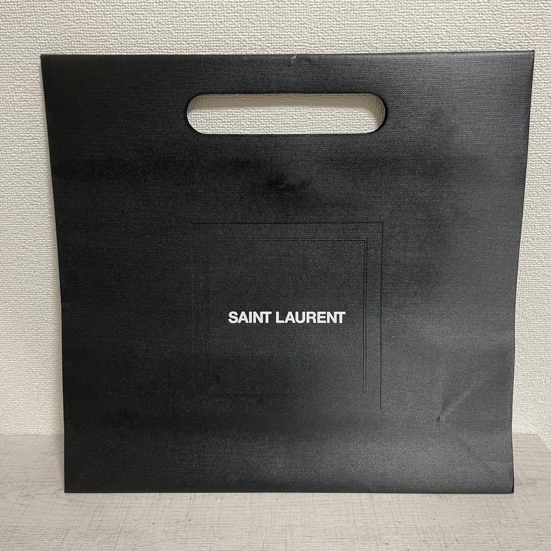 サンローラン　財布　黒　レザー　Saint Laurent ブラック三つ折り財布