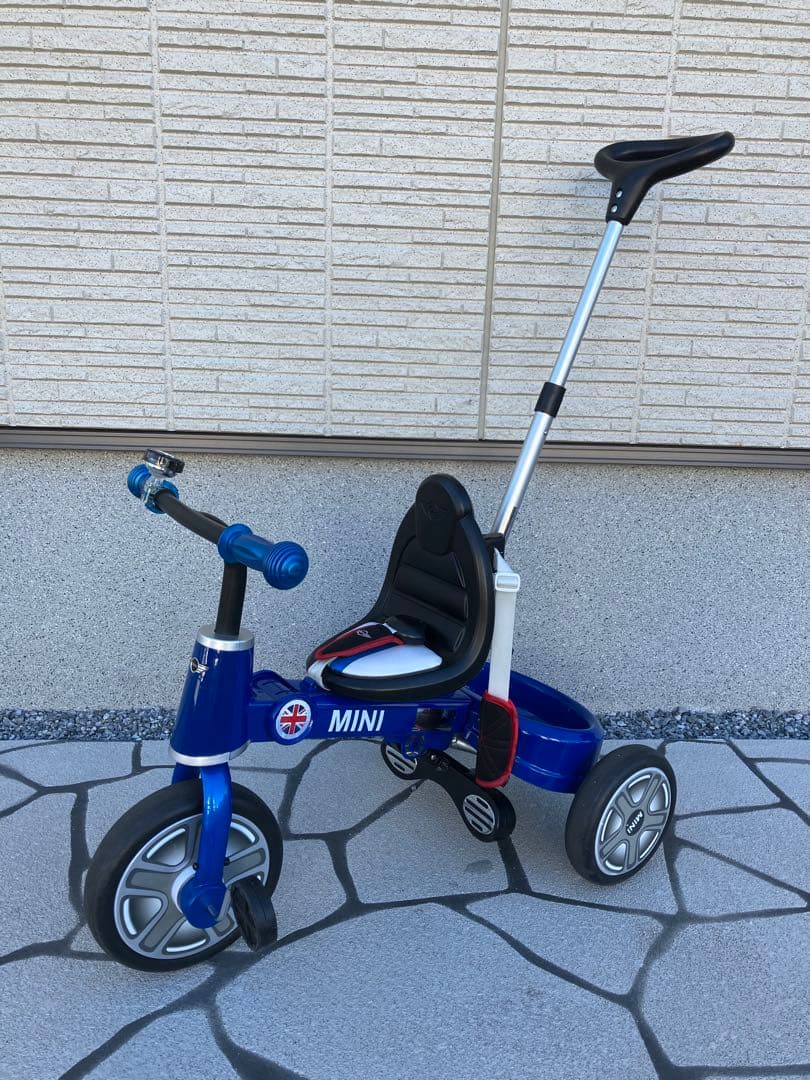MINIミニクーパー三輪車 青　舵取りバー付