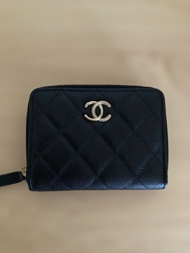 CHANEL ブラック 二つ折り財布　未使用❣️