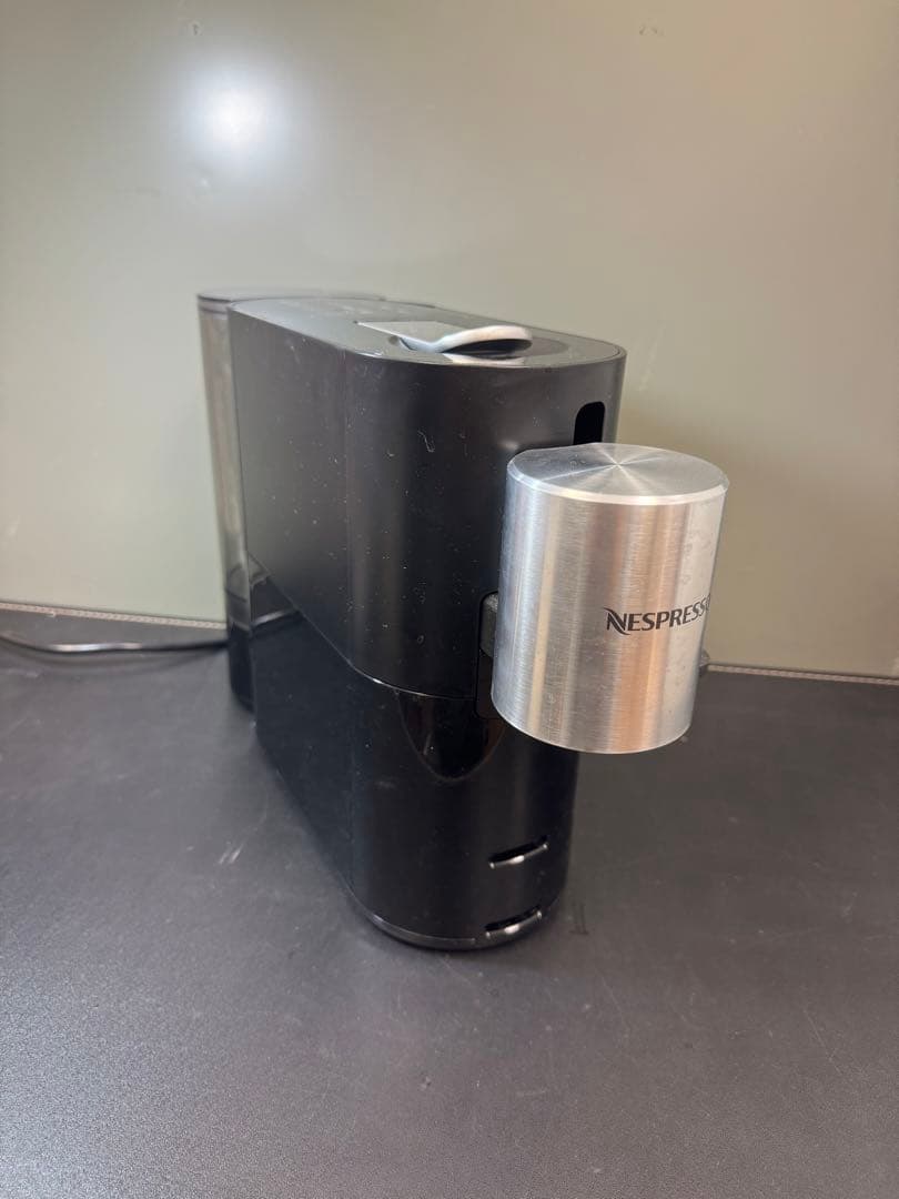 伊*藤様 ネスプレッソ　アトリエ　湯垢洗浄済　ミルクウォーマー未使用(ユーザー登