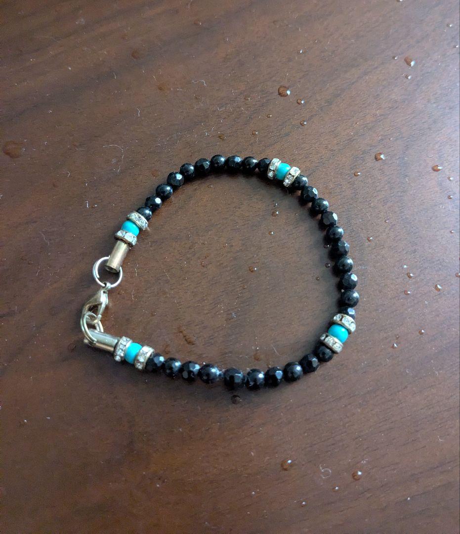 黒とターコイズのビーズブレスレット
