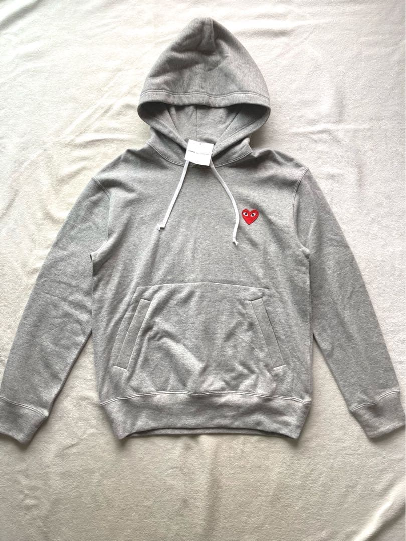 未使用タグ付　プレイコムデギャルソン　定番　パーカー　グレー　サイズM メンズ