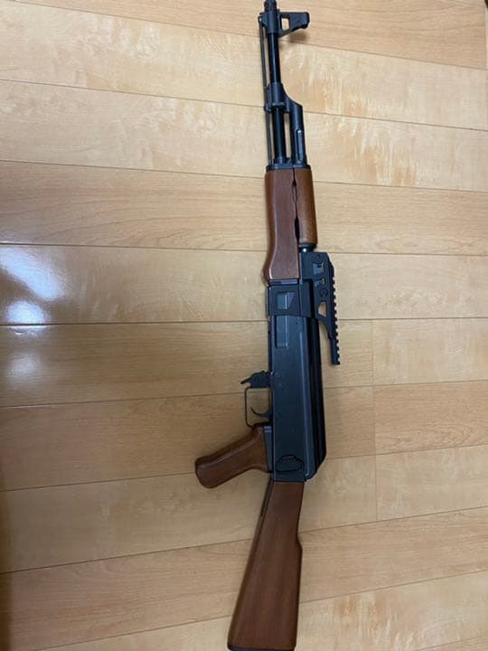 中古　東京マルイ製　AK47  マガジン、バッグ、バッテリー付き