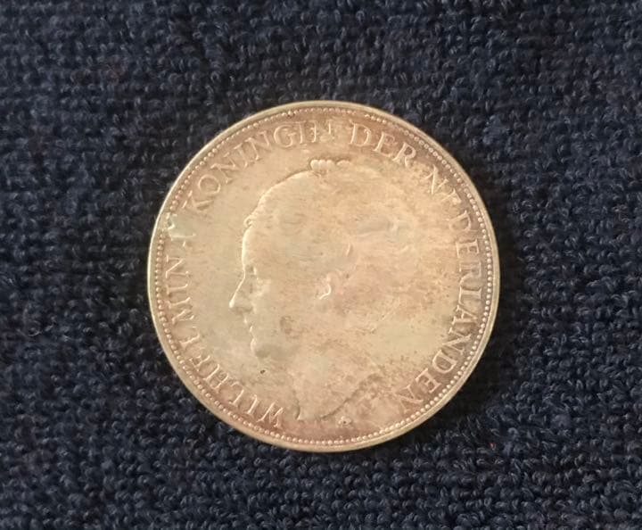 希少　オランダ　ウィルヘルミナ女王　2・1/2ギルダー  1929年大型銀貨